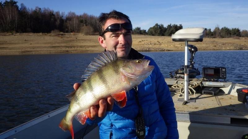 Journée de pêche aux carnassiers sur le lac de Naussac