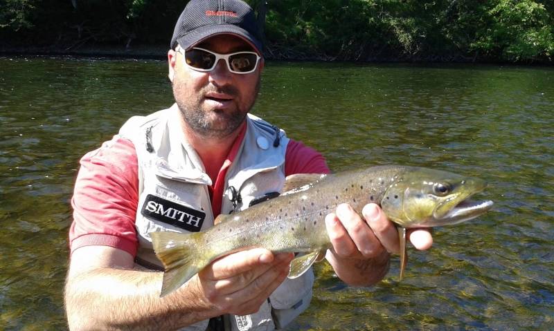 Pêche de la truite et de l'ombre à la mouche sur la Dordogne
