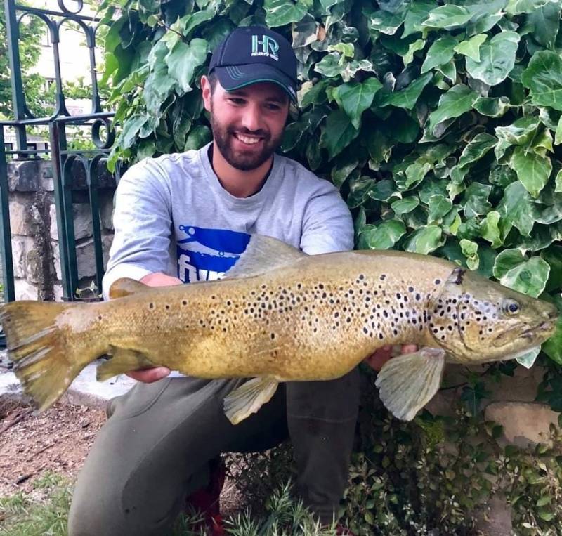 Pêche de la truite sur la Sorgue
