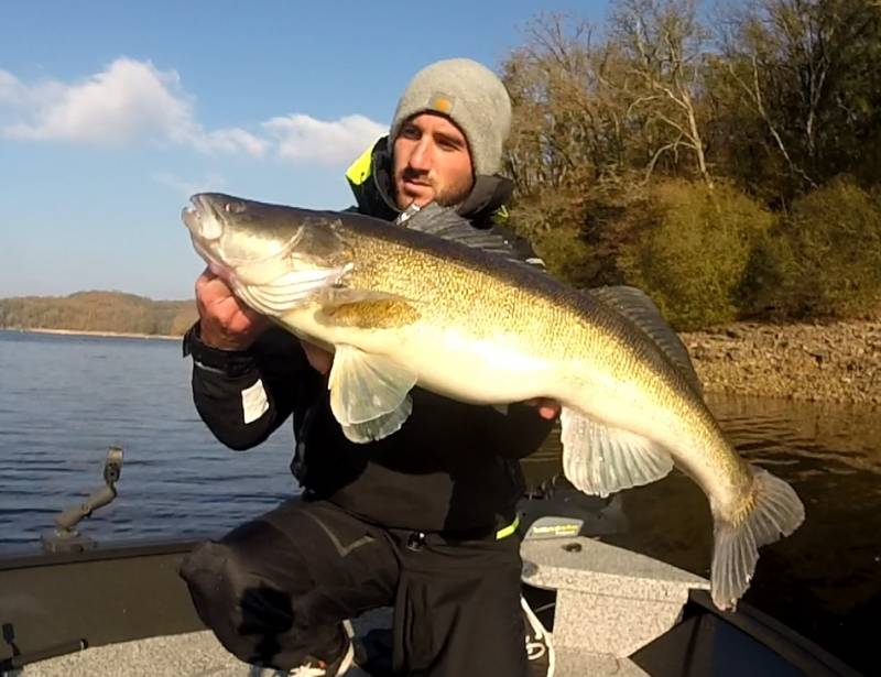 Pêche des carnassiers sur les lacs du Morvan
