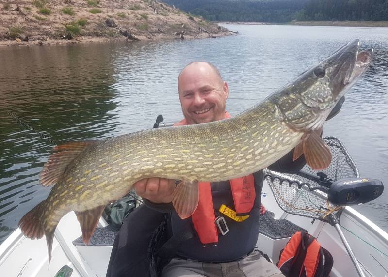 Stage de pêche des carnassiers en bateau dans les Vosges et en Lorraine