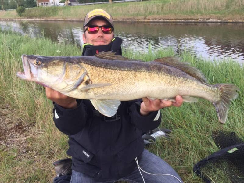 Fishing in holland canals