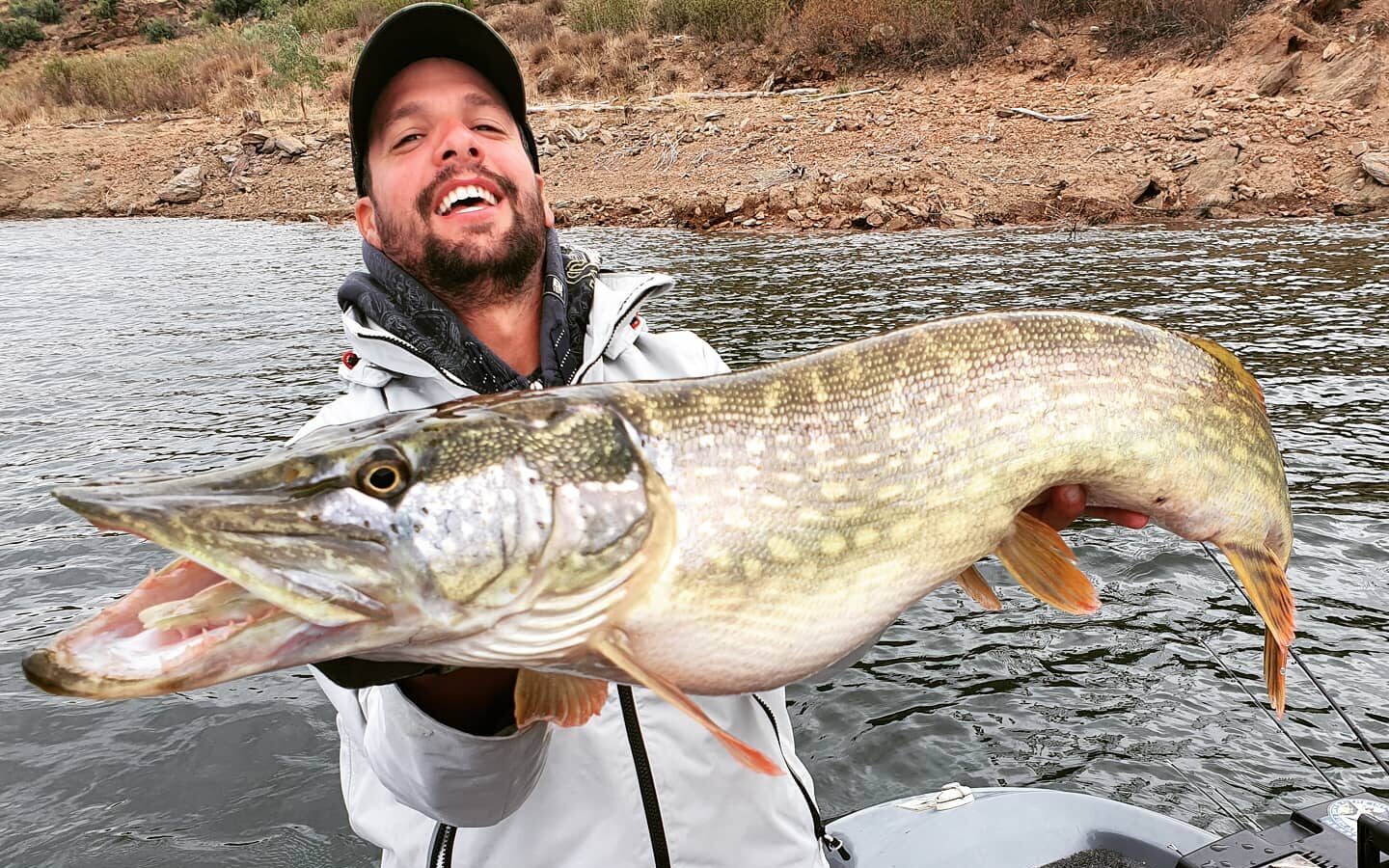 L'importance d'utiliser les bons leurres pour la pêche au brochet en hiver