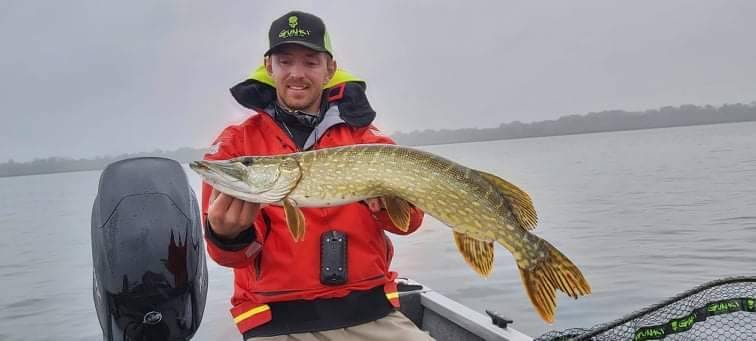 Pesca de carnívoros en el lago Plobsheim