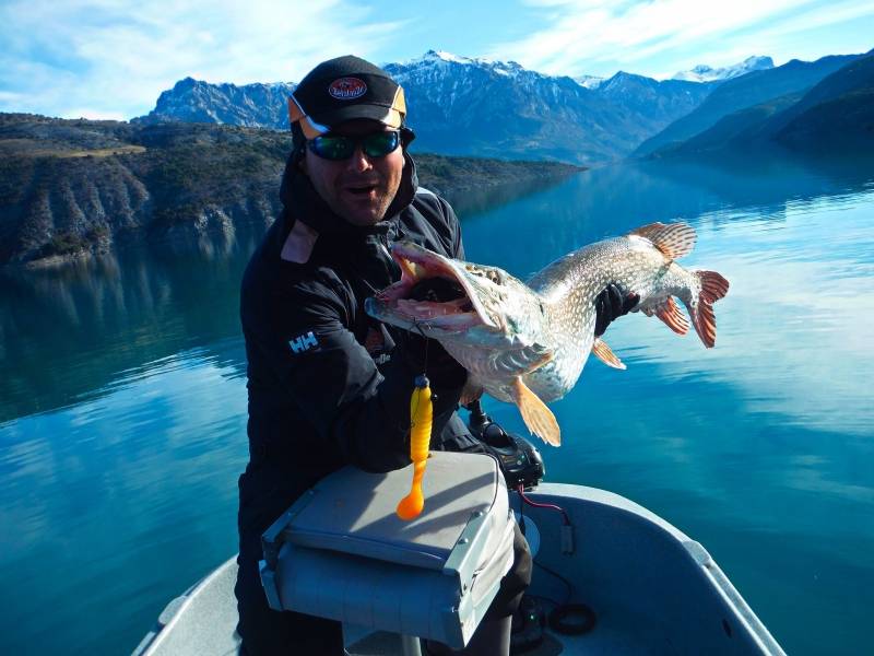 Pesca de carnívoros en el lago de Serre-Ponçon