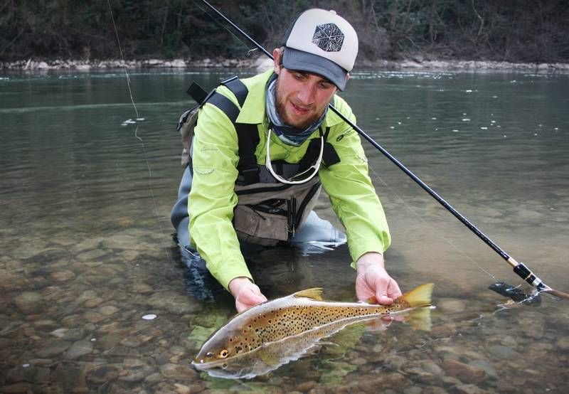 comment pecher la truite en riviere au leurre