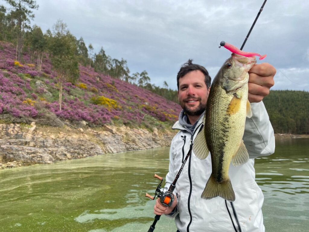 Peche black bass poisson