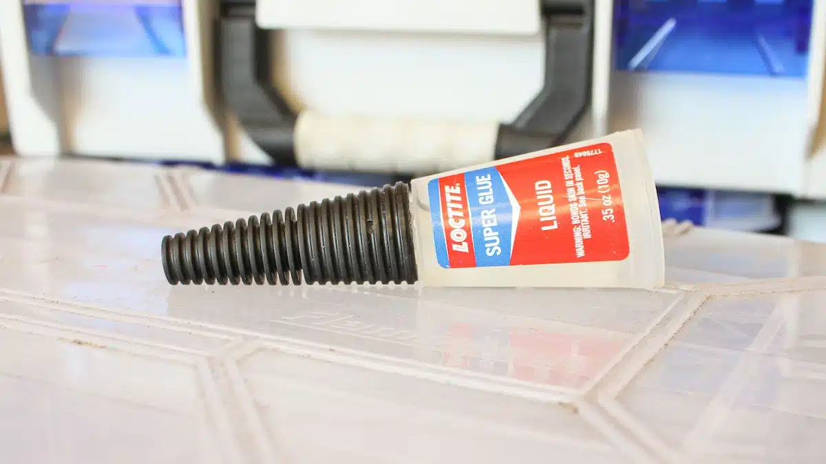 colle loctite pour leurre souple