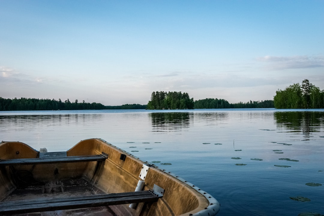 Lac de Kruth – Guide pêche, poissons et activités nautiques lac de kruth - vue du lac