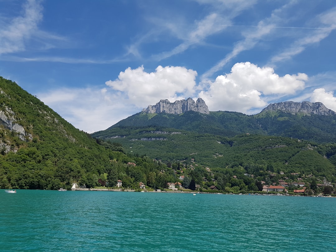 Lac de la Ganguise – Poissons, pêche et activités en bord de lac lac de la ganguise pêche aux leurres