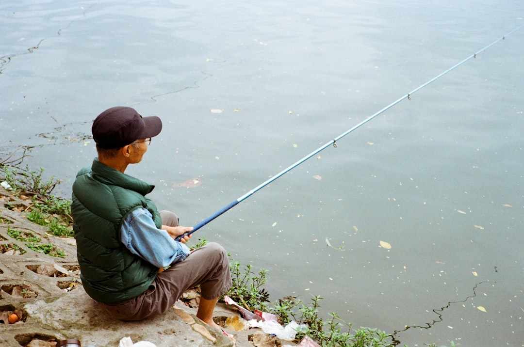 Lac de Monteux – Espèces de poissons, pêche et loisirs nautiques lac de monteux pêche aux leurres