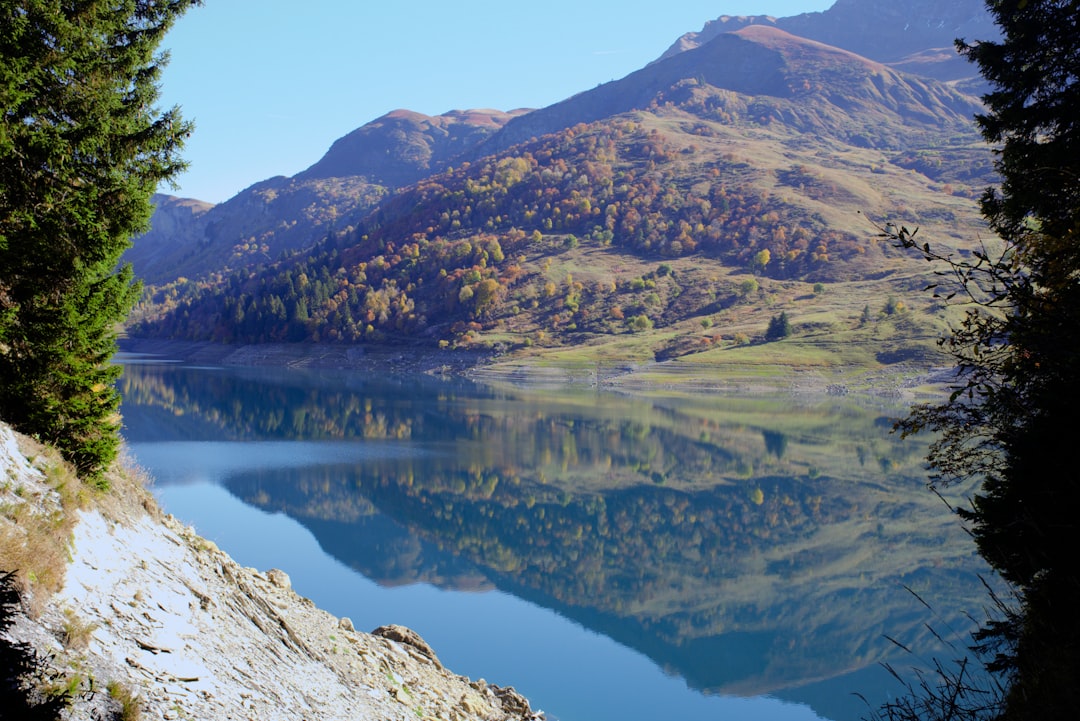 Lac de Roselend – Poissons, pêche et activités en bord de lac activités au lac de roselend